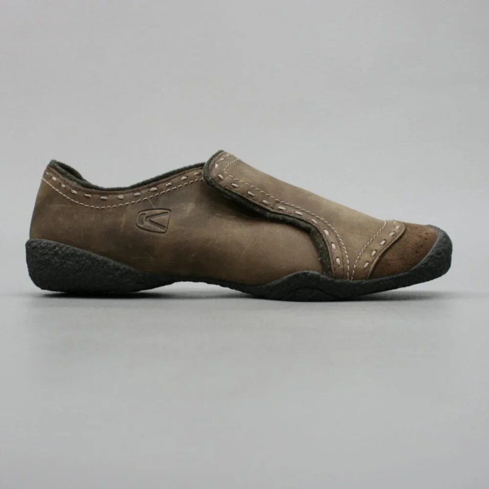 Keen Brown Flats with Durable Rubber Sole and Slip-On Design - Picture 4 of 12